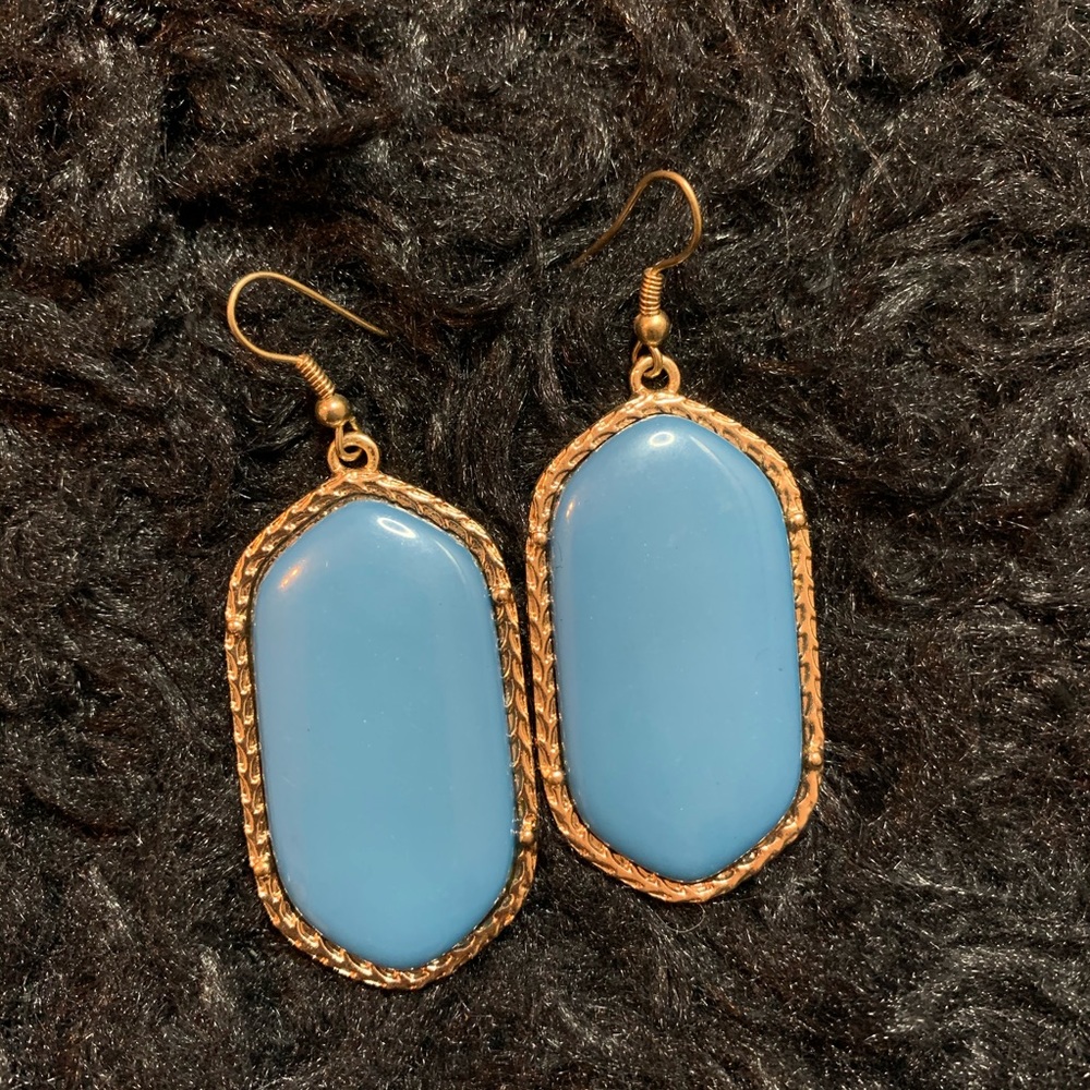 Dangle earrings